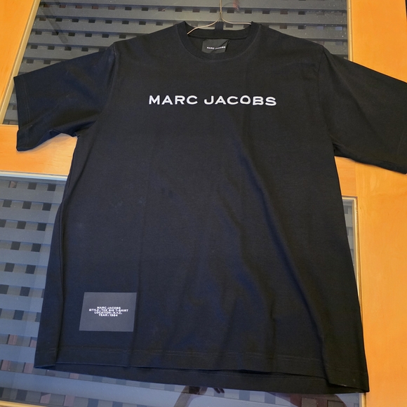 Marc Jacobs Black Short Sleeve Tee Worn Twice - Dry Cleaned For You - Picture 5 of 9